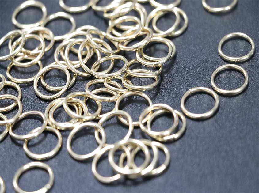 Shape spaces with woven metal interiors with metallic ingenuity