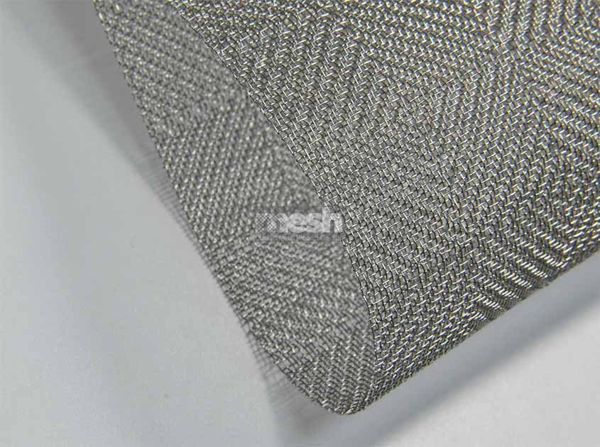 Anti-graffiti coating of wall covering mesh fabric: protection against vandalism