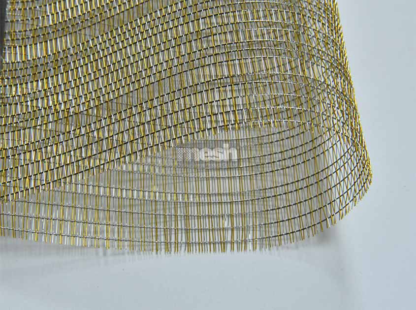 Woven mesh fabric: textiles for all seasons