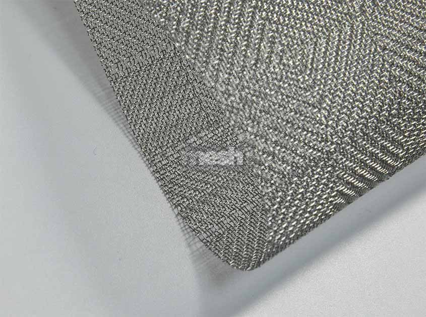 Metal fabric Curtains for Solar Shading and Glare Reduction in Residential Buildings
