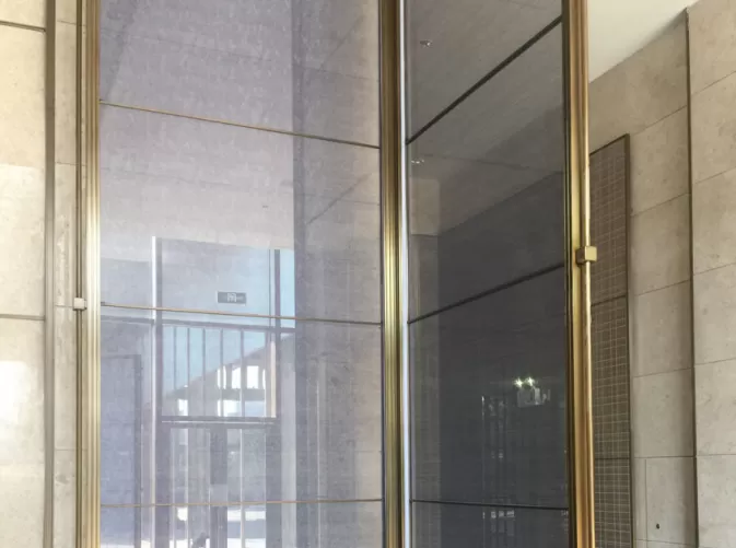 Laminated Glass Metal Mesh – A Fusion of Strength and Design for Modern Architecture